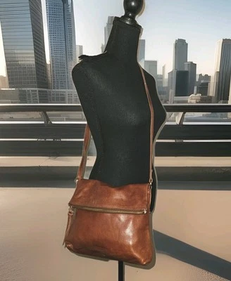 Bandolera Margot Cuero Marrón Coñac Plegable Cartera Correa Ajustable 10x9 Foto 1 de 4