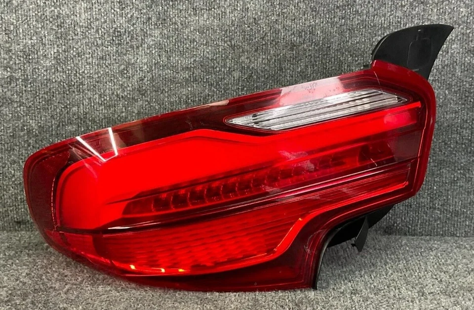 BMW 230i xDrive M240i 2018-2019 🚗 M2 luz trasera exterior lámpara OEM Foto 1 de 4