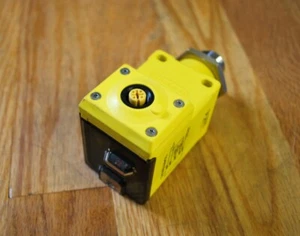 Banner Q45UR3LIU64CQ Analog Q45UR Series Controller - USED - Picture 1 of 4