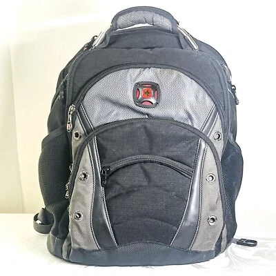 Mochila para portátil Wenger Synergy hasta 16" negra/gris absorbente de golpes 14" W 18" T Foto 1 de 4