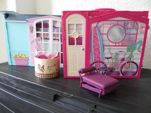 2x BARBIE PUPPENHAUS - TRAGBAR - VINTAGE + ZUBEHÖR - Bild 1 von 11