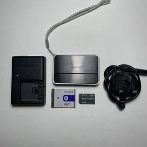 Sony Cybershot DSC-T2 8.1MP Digital Camera Tested + Charger, Battery, Card - Picture 1 of 19