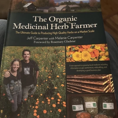 Organic Medicinal Herb Farmer  Foto 1 de 4