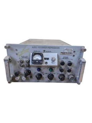 Grabadora de colección de la Marina Militar de los Estados Unidos carrete a carrete Astro Science RD-301A Foto 1 de 4