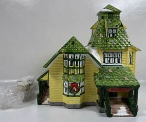 Department 56 the Original Snow Village Village Resort #5092-0 - Picture 1 of 2