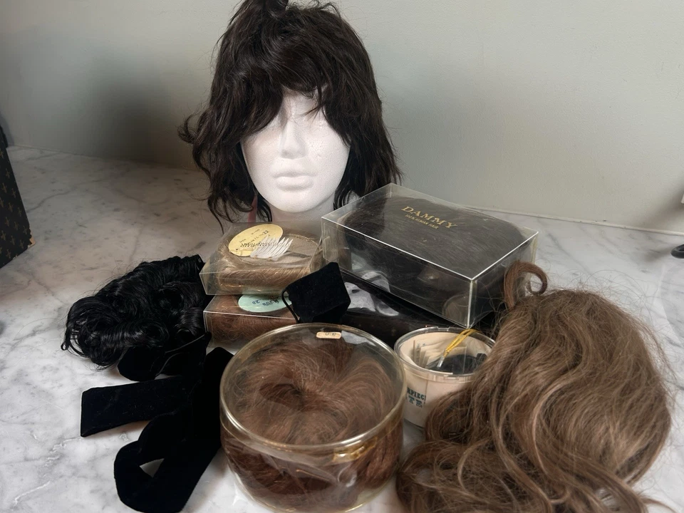 Lote de 8 pelucas vintage de cabello humano pelucas medias pelucas piezas de diadema Foto 1 de 4