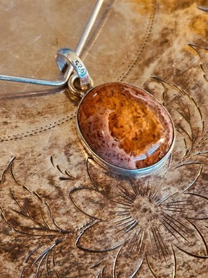 COLGANTE DE PLATA ESTERLINA 925 ÓPALO DE FUEGO HECHO A MANO CON COLLAR DE PLATA Foto 1 de 4