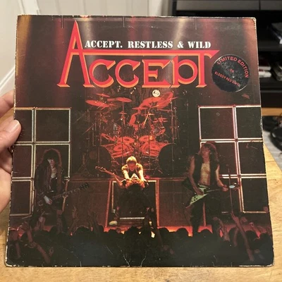 Accept RESTLESS AND WILD Record LP 1983 Limited Red Vinyl UK Press Bad Cover Foto 1 de 4