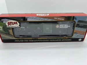 Atlas British Columbia Railway Evans 53' Double Plug Door Box HO Scale Rd#800461 - Picture 1 of 6