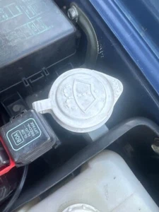 2000 Mitsubishi Pajero Washer Bottle NM NP Shogun Challenger 99-06 #B459 - Picture 1 of 12