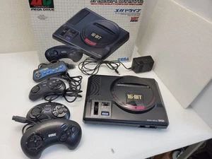 SEGA Mega Drive main unit controller x 4 - Picture 1 of 17