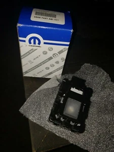 New Genuine Mopar Lamp-Courtesy Part# 55057421AB OEM - Bild 1 von 4