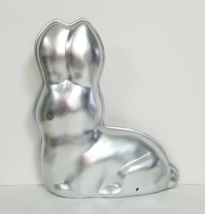 Vintage Wilton Bunny Cake Pan Easter 3D Aluminum Bake wear 1981 BACK PIECE ONLY - Picture 1 of 12