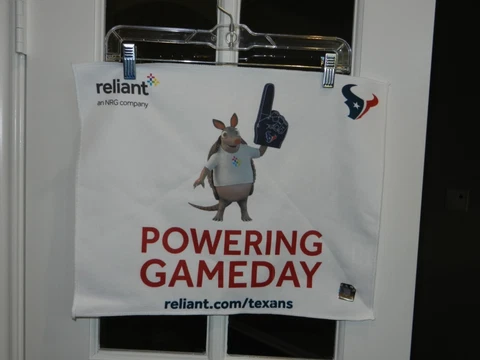 2022 HOUSTON TEXANS OFFICIAL POWERING GAMEDAY TOWEL"NEW" NRG - SGA Cover