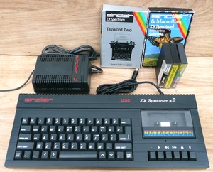 SINCLAIR ZX Spectrum +2A con fuente de alimentación, 5 juegos y plomo de RF funcionando - Imagen 1 de 18