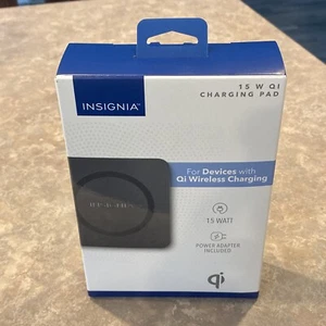 Insignia - Almohadilla de carga inalámbrica con certificación Qi de 15 W para Android/iPhone - Negra - Imagen 1 de 5