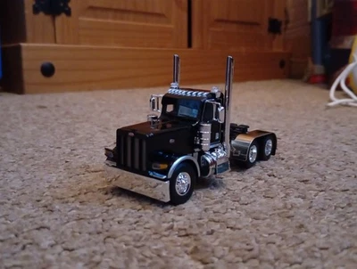 1/64 Dcp Primera marcha Peterbilt 389 cabina corta hecha a medida Foto 1 de 4