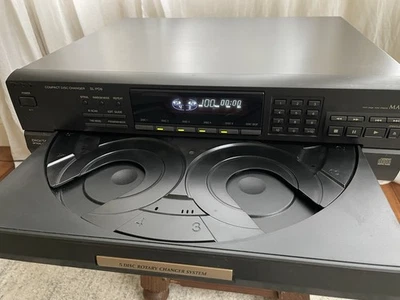 Technics SL-PD9 5 Compact Disc Changer Multi Stage Noise Shaping MASH - W Remote - Image 1 of 4