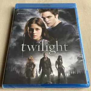 Twilight Saga 1 Original (Blu-ray 2008 WS NEW) Novel Adaptation Vampire Romance - Picture 1 of 7