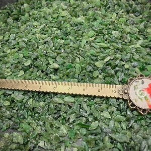 Crushed Green Nephrite Jade (Grade A+) Chips, 2mm-4mm, for Resin Art - Picture 1 of 5