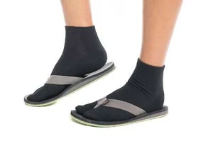 Dickere sportliche oder lässige schwarze Flip-Flop Tabi Baumwollmischung Söckchen mit V-Zehe - Bild 1 von 5