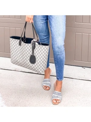 Sandalias sin cordones BCBGENERATION para mujer blancas con logotipo Kala punta redonda 7,5 Foto 1 de 4