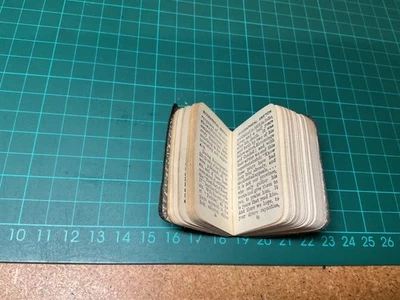 Allied Newspaper Miniature W Shakespeare Book : 1932 : Rare Biography & Glossary - Image 1 of 4
