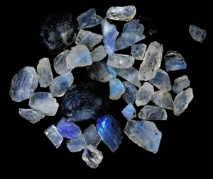100ct Blue Moonstone Raw Rough Feldspar Moonstone Rough Wholesale Price V58-2 - Picture 1 of 4
