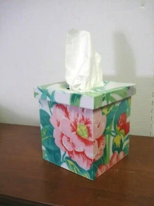Vintage Box Abdeckung/Quadratischer Taschentuchhalter/Kunststoff Frühling Blumenmuster  - Bild 1 von 9