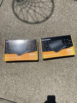 Soportes para portátil Lenovo Black Winding Vine en relieve S1801 (juego de 2) (nuevo en caja) Foto 1 de 4