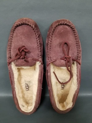 Zapatos mocasines forrados de gamuza púrpura UGG Dakota para mujer talla 8 Foto 1 de 4