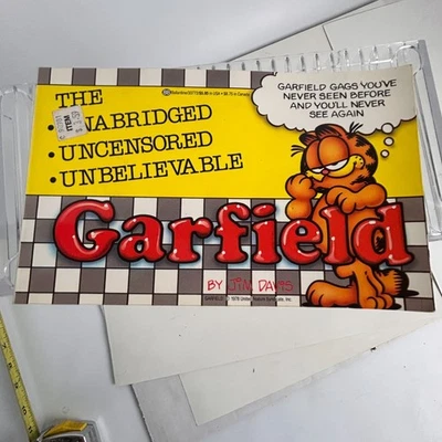 Garfield Cartoon Softcover  Book"The Unabridged Uncensored Unbelievable Garfield Foto 1 de 4