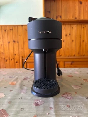 NESPRESSO VERTUO NEXT, usata pochissimo per cambio casa - Immagine 1 di 4