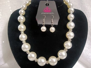 Paparazzi Jewelry Sail Away with Me White Pearl Bead Rhinestones Necklace NEW - Picture 1 of 6