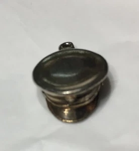 Vintage 70er Militär Schatz Sterlingsilber Charm 3/4" Soldat Kappe Mütze Offizier - Bild 1 von 7