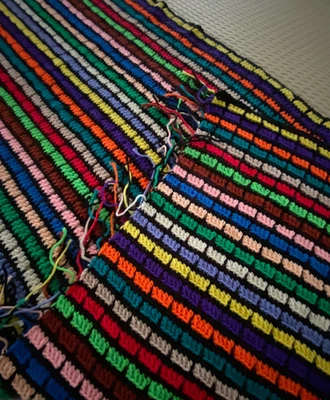 Manta afgana vintage hecha a mano de ganchillo arco iris rayas mantón envolvente para el hombro Foto 1 de 4