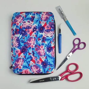 Famore's Floral Pattern Sewing Kit: Shears, Scissors, Ripper and Tweezers - Picture 1 of 3