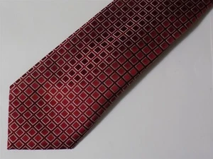 KENNETH ROBERTS PLATINUM Silk Necktie Red Geometric 60" x 3 3/4" - Picture 1 of 2
