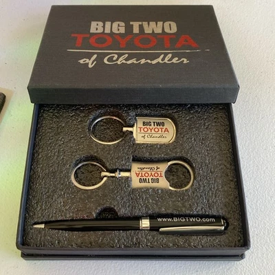 Big Two Toyota OEM 2 Keychains & Pen Thank You Gift - Image 1 of 4