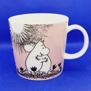 Moomin Love Hugging Pink Mug Cup 0.3L Arabia Finland - Snorkmaiden & Moomintroll - Imagen 1 de 11
