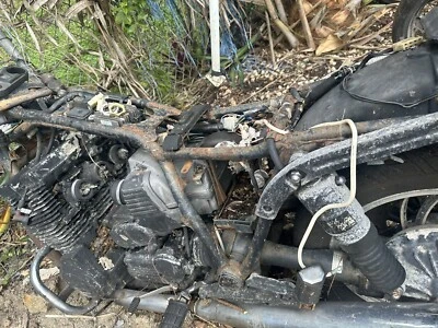 Yamaha Maxim 1100 XJ1100 XJ 1982 sistema de escape cabezal silenciador hardware completo Foto 1 de 4