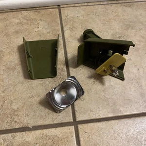 1972 AT Mobile Support Vehicle Spotlight Searchlight 12" GI Joe - Picture 1 of 14