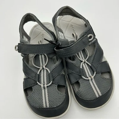 Columbia Kids' size 3 Gray strapped Sandals. water hiking play great condition - Image 1 of 4