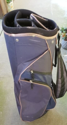 EXCELENTE BOLSA DE GOLFE WILSON HOPE CARRINHO 6 VIAS QUASE PERFEITA AZUL ESCURO E ROSA - Imagem 1 de 4