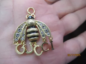 GUCCI ZIPPER PULL CHARM MATTE GOLD tone metal , CRYSTALS, SZ about 1.5 INCH - Picture 1 of 5