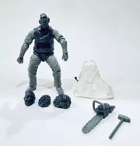 Mezco Toyz Cinema Of Fear Leatherface Test Shot Prototype With Accessories - Picture 1 of 8