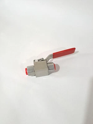 Colson Ball Valve BHSP1010PFS-PM-LK 3/8 Inch, BSPP (F), SS316, Panel Mount, Lock - Image 1 of 4