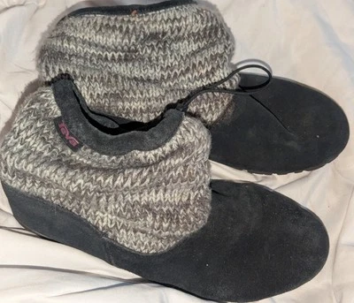 Botas de tornozelo femininas TEVA tamanho 9/40 camurça preta desleixada 1002990 - Imagem 1 de 4