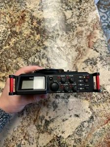 Tascam DR-700 Recorder - Picture 1 of 4