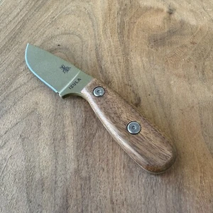 Scales for ESEE Izula extended walnut (w/Hardware) - Picture 1 of 6